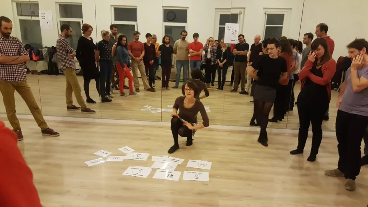 Conexão dancers together in class